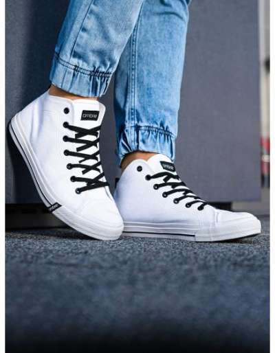 Férfi cipő kontrasztos elemekkel – fehér V1 OM-FOTH-0125