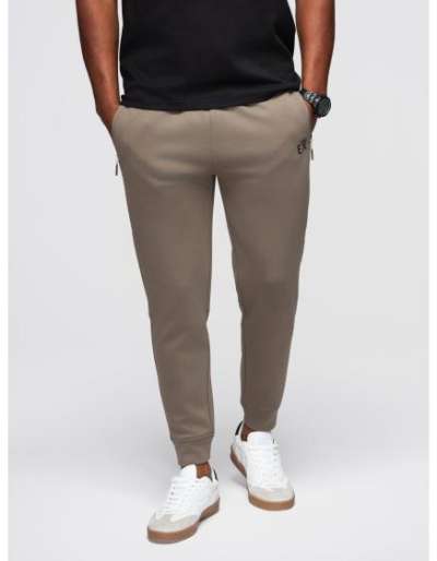 Férfi melegítőnadrág bordás szárral és gumibélyegzéssel – hamuszürke V3 OM-PASK-0223