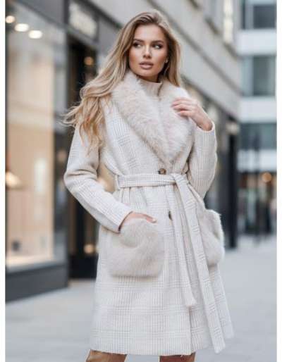 Bézs női kabát szőrme díszítéssel