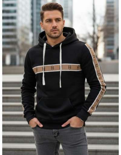 Férfi fekete kapucnis pulóver