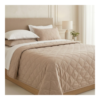 Drapp színű steppelt ágytakaró - 150x220 cm