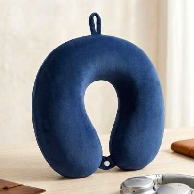 Sötétkék színű memórihabos nyakpárna