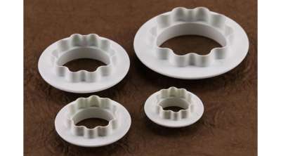 Kerek és hullámos szélű két oldalú fondant kiszúró készlet