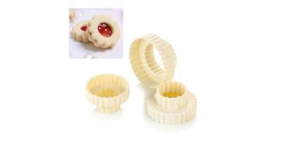 Műanyag 3 részes kétoldalú kerek fodros sütikiszúró készlet