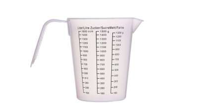 Sokféle beosztással  ellátott 1,5 l mérőkancsó