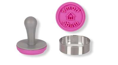 Home made feliratos sütipecsét kiszúróval