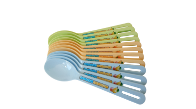 12 db-os pasztell színű műanyag kanál készlet