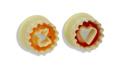 Linzer kiszúró készlet, 2 részes - Szív és angyalka mintákkal, műanyag rugós