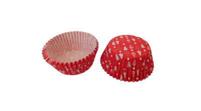 Piros alapon fehér fenyőfa mintás karácsonyi muffin papír 100 db