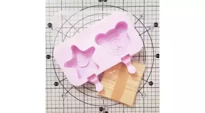 Csillag és maci mintás szilikon jégkrém forma 50 db pálcikával