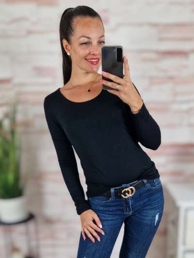 Kereknyakú, viszkóz anyagú, fekete felső S-M,L-XL