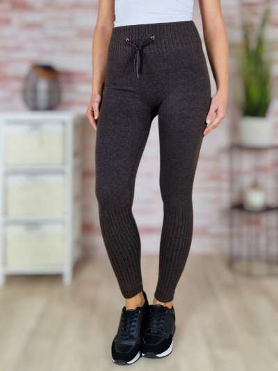 Bélelt, bordázott anyagú, sötétbarna leggings S-M-L