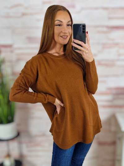 A vonalú, két oldalt zsebes, gépi kötött anyagú felső L-XL