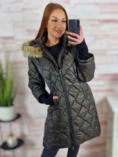 Steppelt, szőrmés kapucnis, passzés ujjú kabát S-M