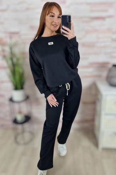 Hátul hosszított és bő szárú, melegítő, szabadidő együttes/szett M-L