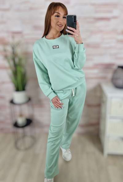 Hátul hosszított és bő szárú, melegítő, szabadidő együttes/szett M-L