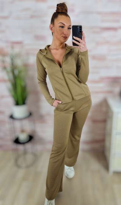 Kapucnis, trapéz szárú melegítő, szabadidő szett S-M,M-L