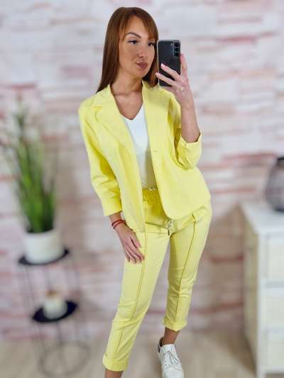 Összegombolható blézer + gumis derekú nadrág szettben S-M