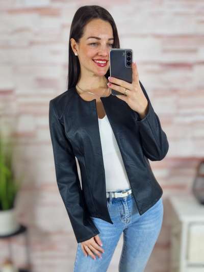 Karcsúsított, nyitott, fekete műbőr blézer XS-L-ig