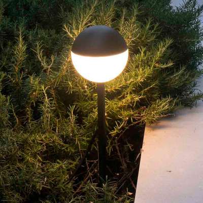 Piccola LED irányadó lámpa földbe sz. feketében