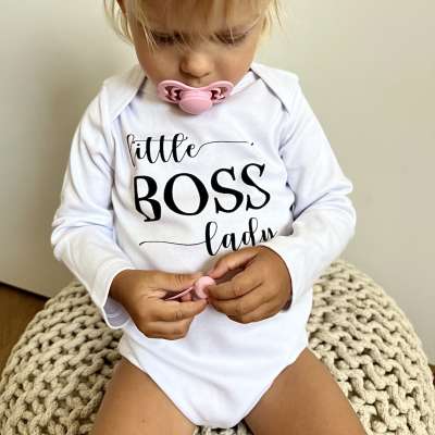 Egyedi baba body, hosszú ujjú- Kis főnöknő Méret: 56 (0-2hó)