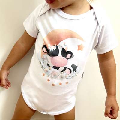 Egyedi baba body, rövid ujjú- Alvó boci Méret: 80 (9-12hó)