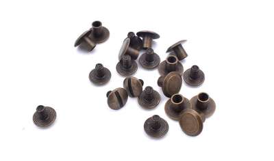 Chicago csavar sárgaréz 7,5 mm Antique – 10 db