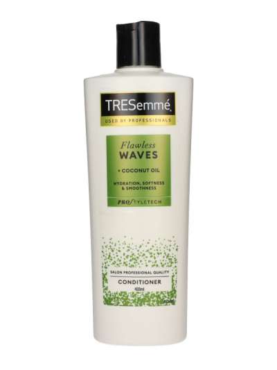 TRESemmé Flawless Waves hajbalzsam hullámos/göndör hajra-  400 ml