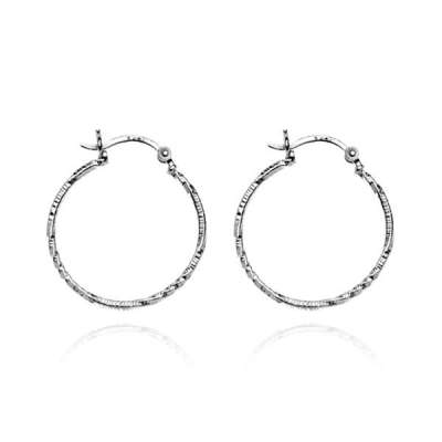 Ezüst fülbevaló - spirálisan gravírozott karikák, 18 mm