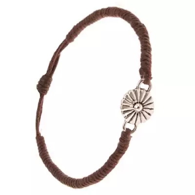 Zsinóros karkötő - csokoládébarna, sűrűn fonott, margaréta