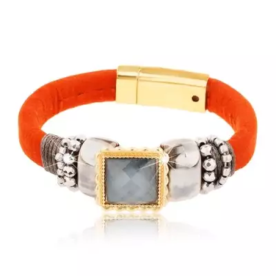 Karkötő tégla árnyalatban, szürke csiszolt négyzet, díszes gyöngyök, zsinórok