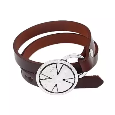 Barna műbőr karkötő, csuklón körbetekerhető, máltai kereszt körben