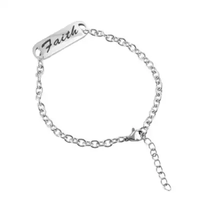 Ezüst színű acél karkötő, ovális szemek, fényes tábla Faith felirattal