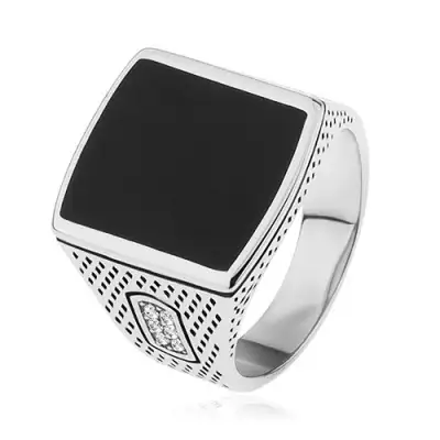 Gyűrű 925 ezüstből, téglalap fekete fénymázzal, gravírozott szárak, cirkóniák - Nagyság_ 60