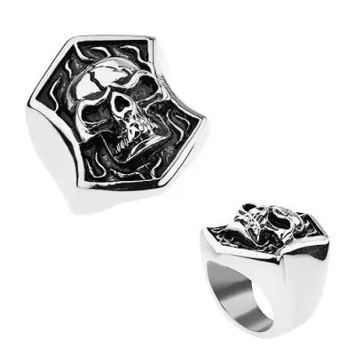 Acél gyűrű ezüst színben, kidomborodó koponya repedéssel a címerben, patináns - Nagyság_ 64