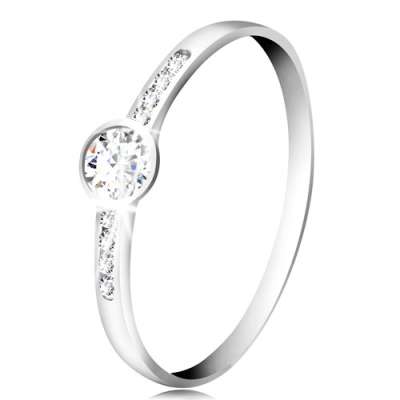 Gyűrű fehér 14K aranyból - kerek átlátszó cirkónia, vékony cirkóniás sávok az oldalakon - Nagyság_ 56