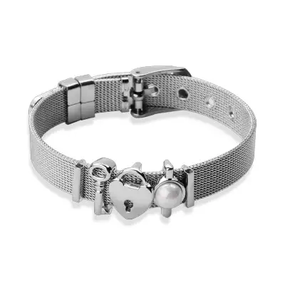 Acél karkötő ezüst színben, szív alakú lakattal, hálós szíjjal