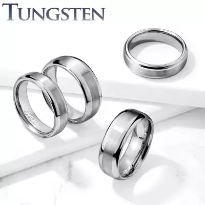 Volfrám ezüst színű gyűrű, metszett középső csík, sima él, 6 mm - Nagyság_ 49