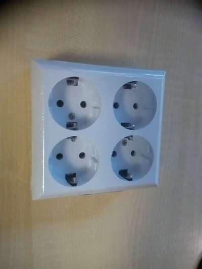 Business csatlakozóaljzat 4-es falon kívüli / beltéri Fehér