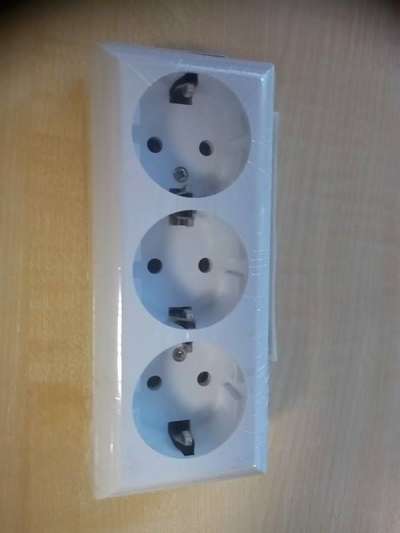 Business csatlakozóaljzat 3-as falon kívüli / beltéri Fehér