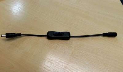 Lengő DC tápcsatlakozó (anya+apa) Jack kapcsolóval / Fekete/Fehér 1 év garancia