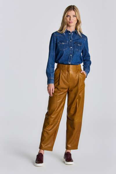 NADRÁG GANT D1. PLEATED LEATHER PANTS COGNAC