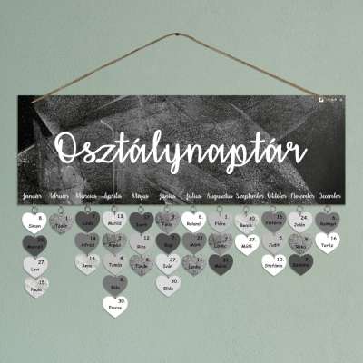 Osztálynaptár iskolai tábla motívummal