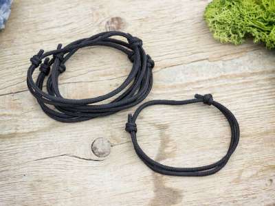 Szerencsehozó fekete paracord karkötő 5 dbos csomag