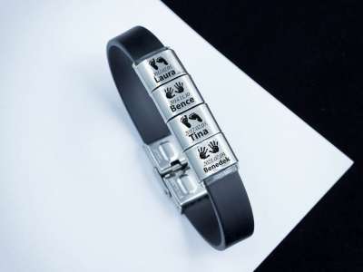 Életünk lenyomatai 4 egyedi medálos MoMents kaucsuk karkötő