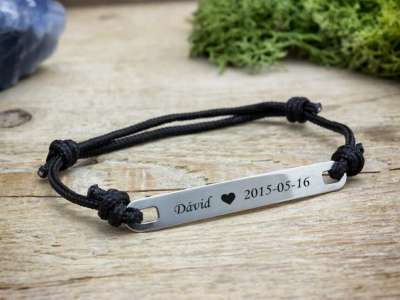 Gyermekem egyedi lapbetétes fekete microcord karkötő