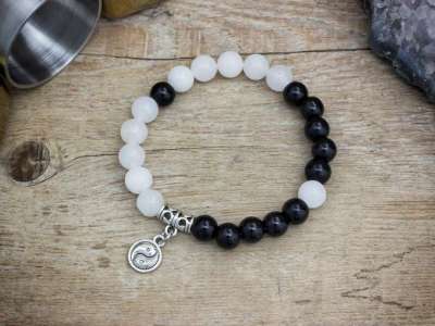 Jin-jang ásvány karkötő