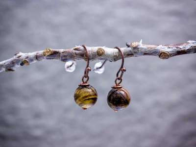 Tigrisszem lógós réz drót fülbevaló 8mm