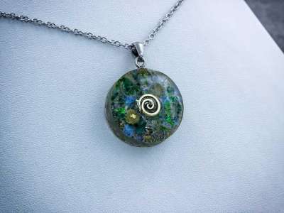 Hipnózis műgyanta orgonit acél nyaklánc