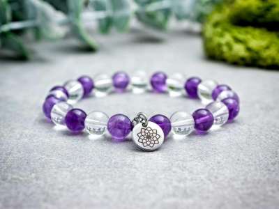 Korona csakra medálos ásvány karkötő